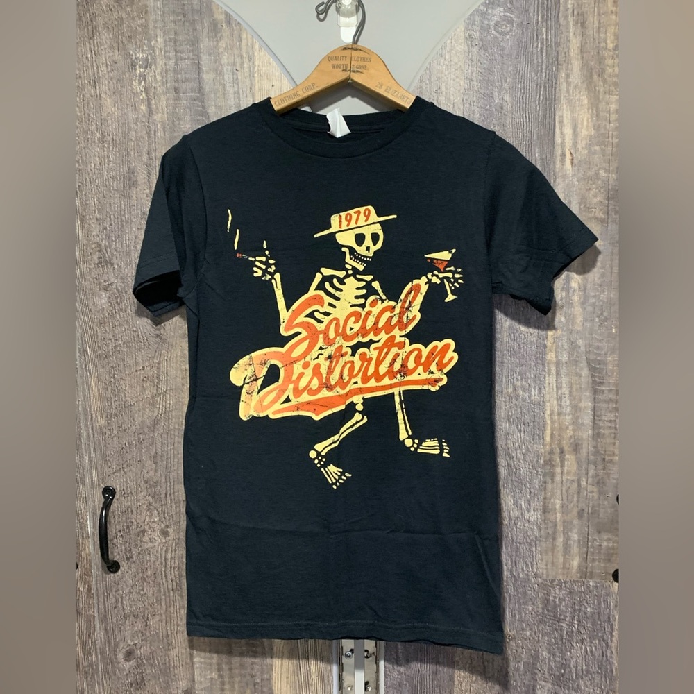Social Distortion woman’s band T-Shirt Size Small Black.